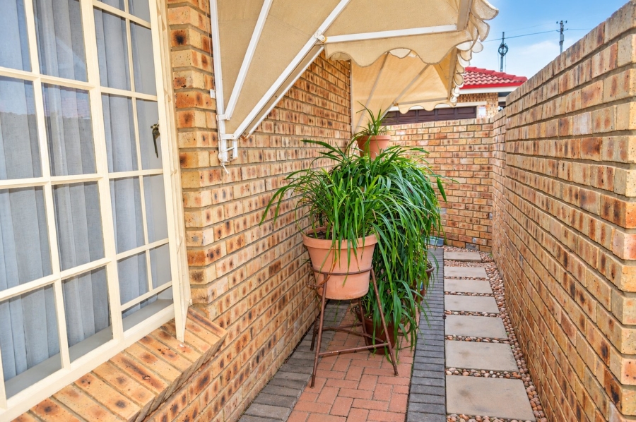 3 Bedroom Property for Sale in Flimieda North West
